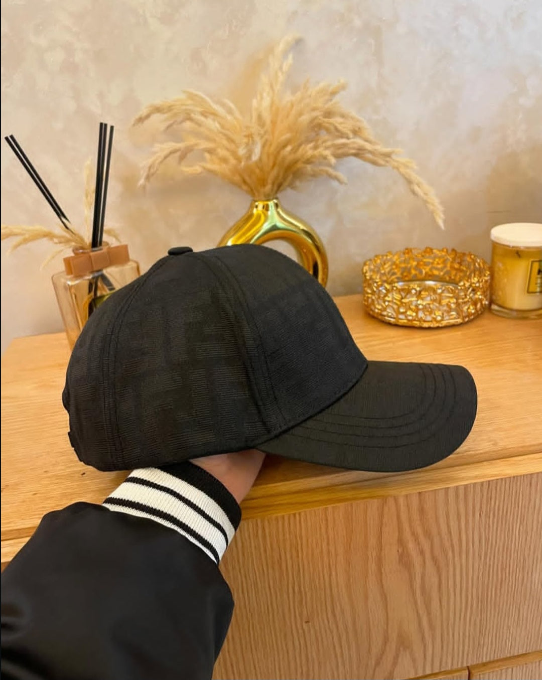 Cap fendi