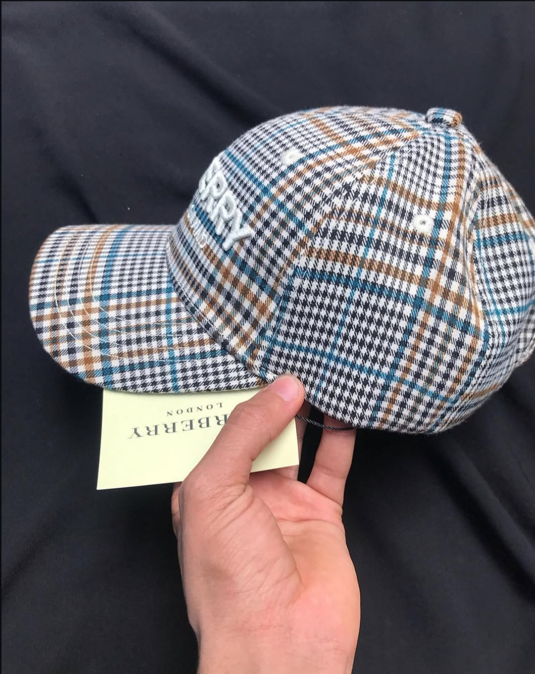 Cap burbryy