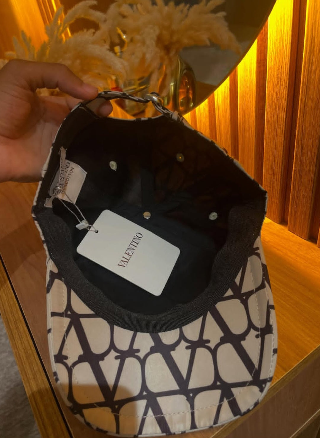 Cap valentino